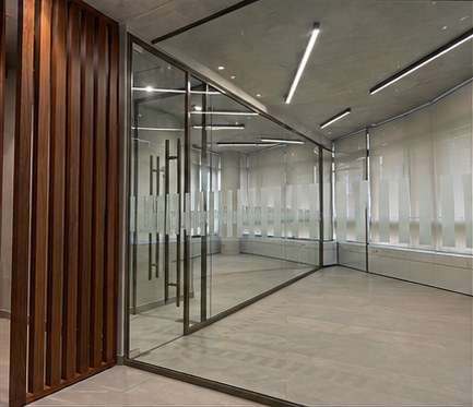 Glazed office partitions